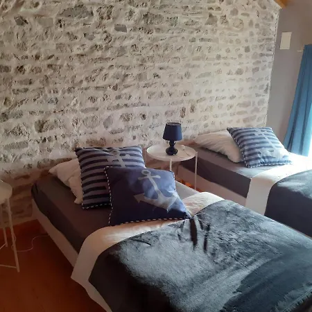 Gite Des Billaudes Thuret Buitenkant foto